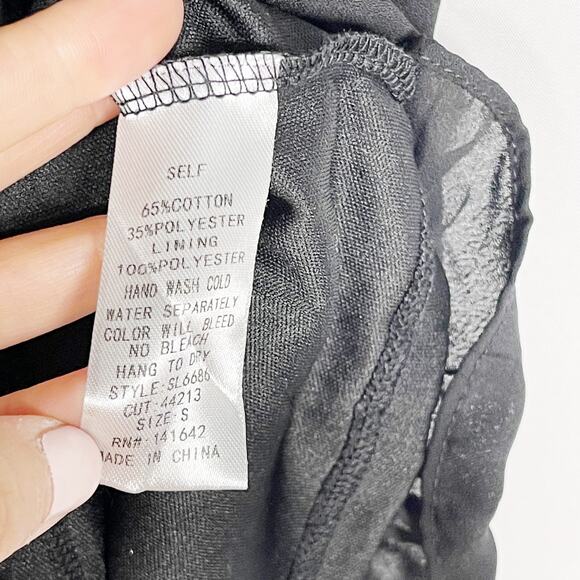 She + Sky Small S Black Ruffled Cold Shoulder Romper Scoop Neck Keyhole - Picture 9 of 10